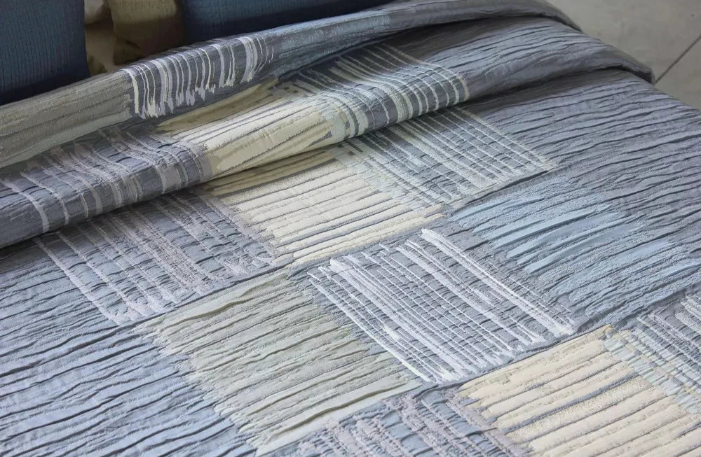 Bedspread jacquard reversible