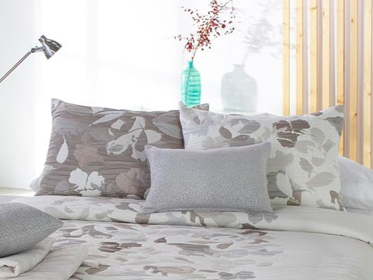 Decorative cushion jacquard