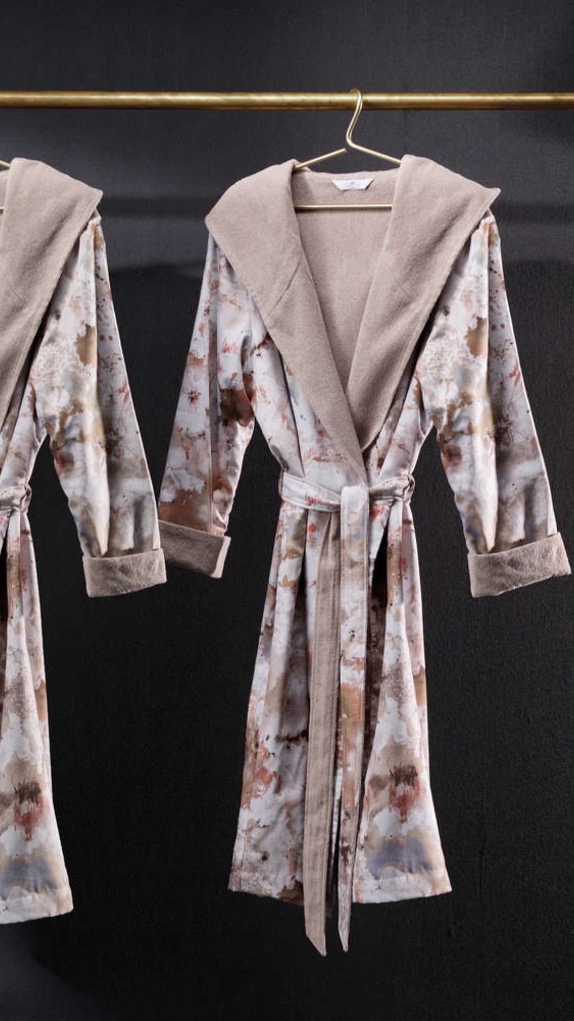 Bathrobe hooded women